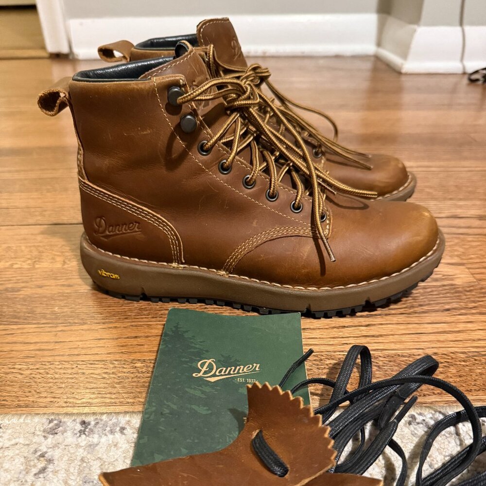 Danner women's 917 Logger boots in size 7.5 US like new